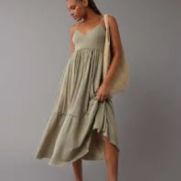 American Eagle Outfitters Dresses & Skirts - American Eagle Outfitters Sage Green tiered midi Dress size large